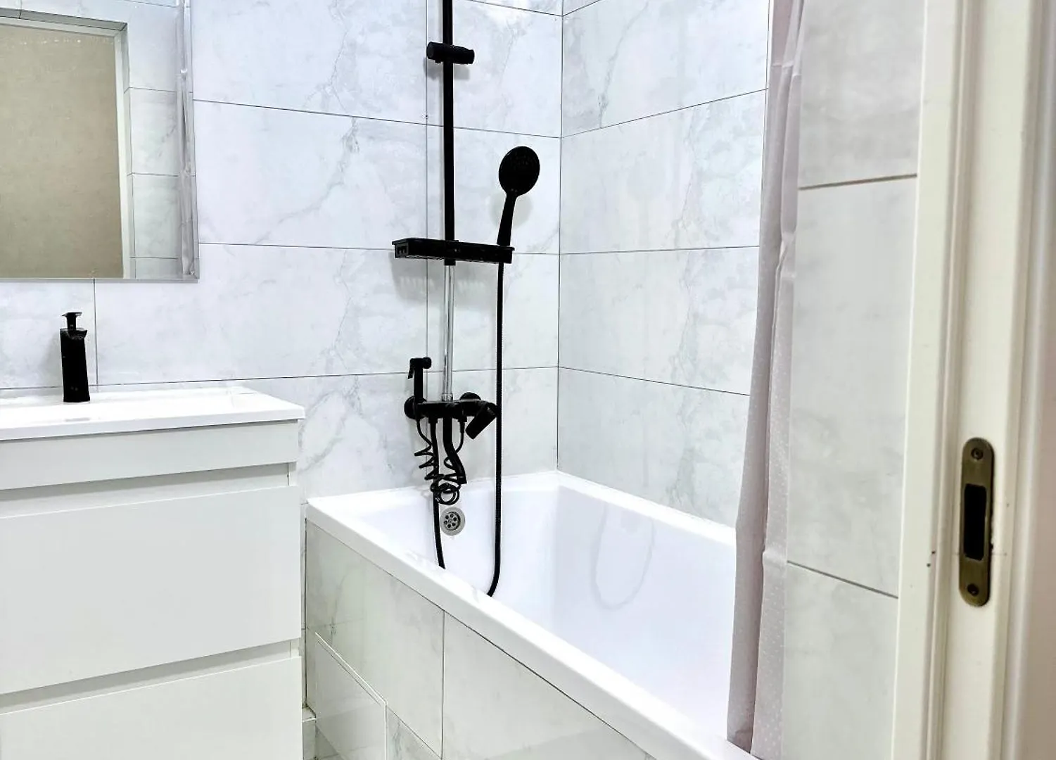 Alau 323, 3-Room Apartments Nur-Sultan  0*, Nur-Sultan (Astana)